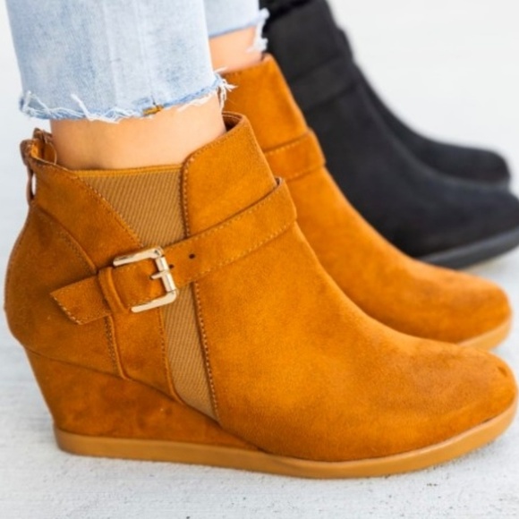 Sweetbb Shoes - Tan Wedge Buckle Bootie
